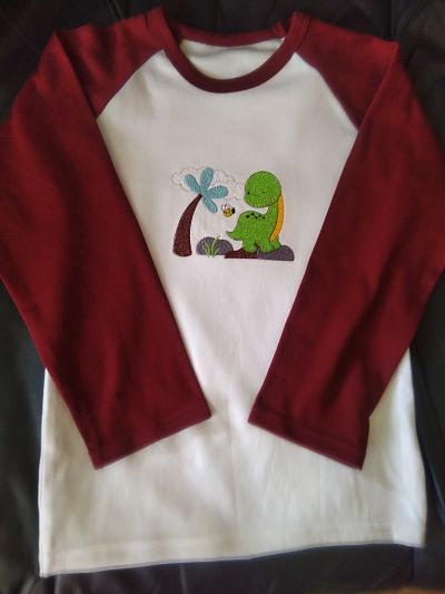 BOYS MACHINE EMBROIDERED BURGANDY/WHITE LONG SLEEVE DINOSAUR TOP 5/6 YEARS-MACHINE EMBROIDERED,BOYS,LONG SLEEVE ,T-SHIRT ,DINOSAUR ,CHEAP,AGE 56 YEARS