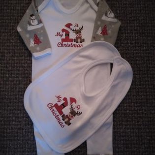MACHINE EMBROIDERED MY 1ST CHRISTMAS REINDEER BABYGRO AND BIB SET-MACHINE.EMBROIDERED,MY 1ST CHRISTMAS,BABYGROBIB SET,CHEAP,AGE 36 MONTHS