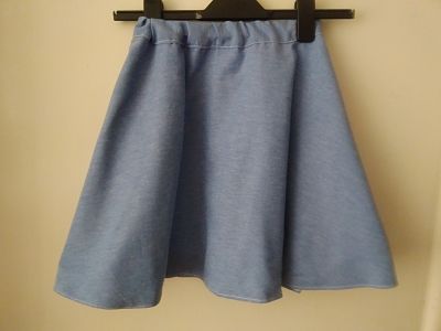 LOVELY GIRLS HANDMADE SKIRT DENIM STYLE  AGE 5/6 YEARS-HANDMADE GIRLS DENIMSTYLE DENIM SKIRT CHEAP 56YEARS