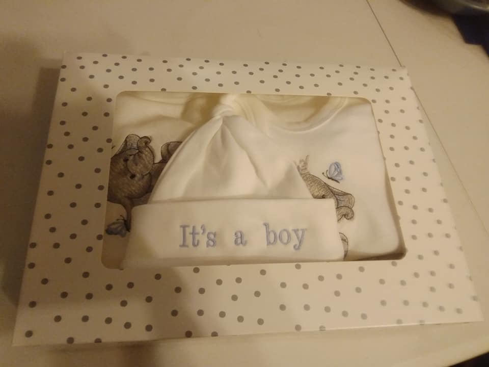 BEAUTIFUL BABY BOYS GIFT SET AGE 0-3 MONTHS-MACHINE EMBROIDERED,BABY BOYS,GIFT SET,GIFT BOXED,CHEAP,ELEPHANT,AGE 0-3 MONTHS