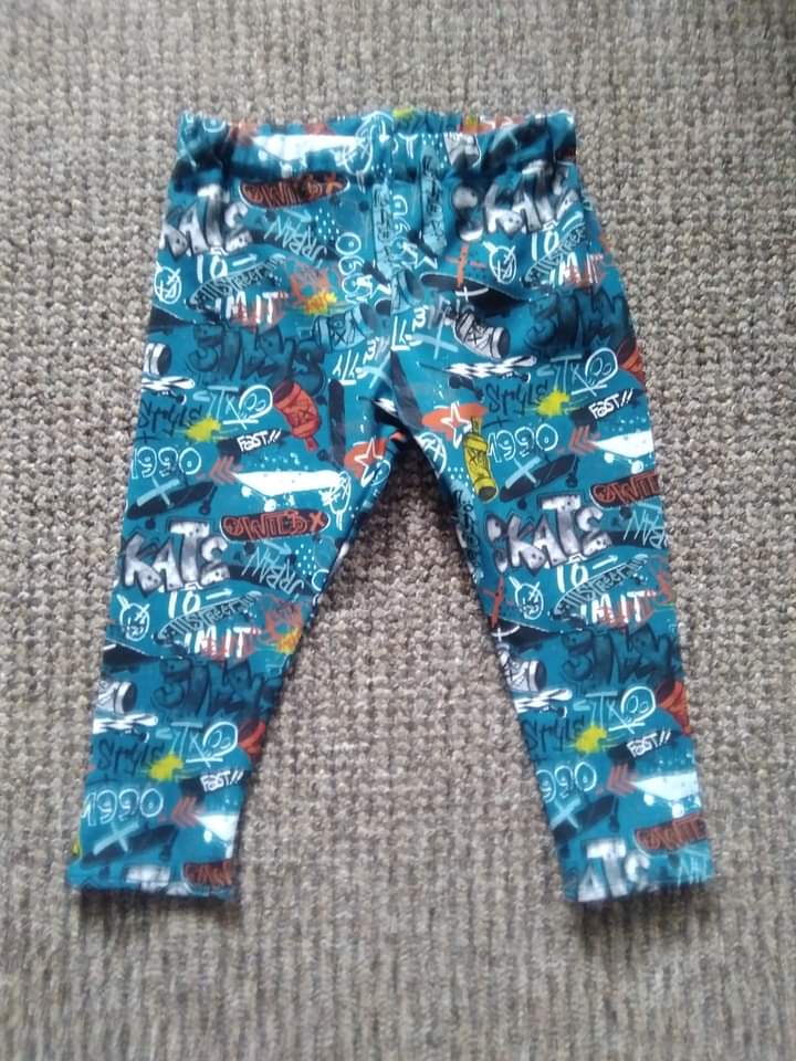 BOYS GRAFFITI HANDMADE LEGGINGS AGE 9/12 MONTHS-HANDMADEKIDSCLOTHES,HANDMADE,LEGGINGS,GRAFFITI,CHEAP,912MONTHS