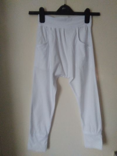 LOVELY GIRLS HANDMADE HAREM TROUSERS IN WHITE 7/8 YEARS-HANDMADE GIRLS HAREM TROUSER GIRLSFASHION CHEAP 78YEARS WHITE