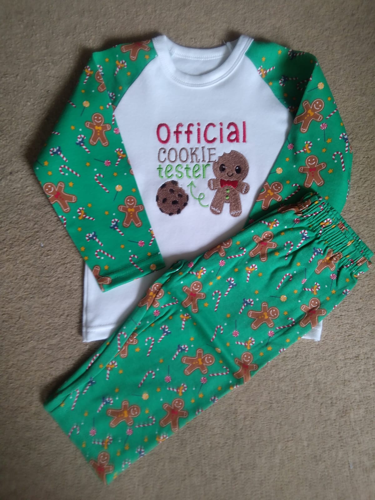 MACHINE EMBROIDERED OFFICAL COOKIE TESTER GINGERBREAD MAN CHRISTMAS PYJAMA'S AGE 6.12 MONTHS-MACHINE EMBROIDERED, UNISEX,GIRLS,BOYS, CHRISTMAS PYJAMAS,CHEAP,OFFICAL COOKIE TESTER,GINGERBREAD MAN,MEN,AGE 612 MONTHS