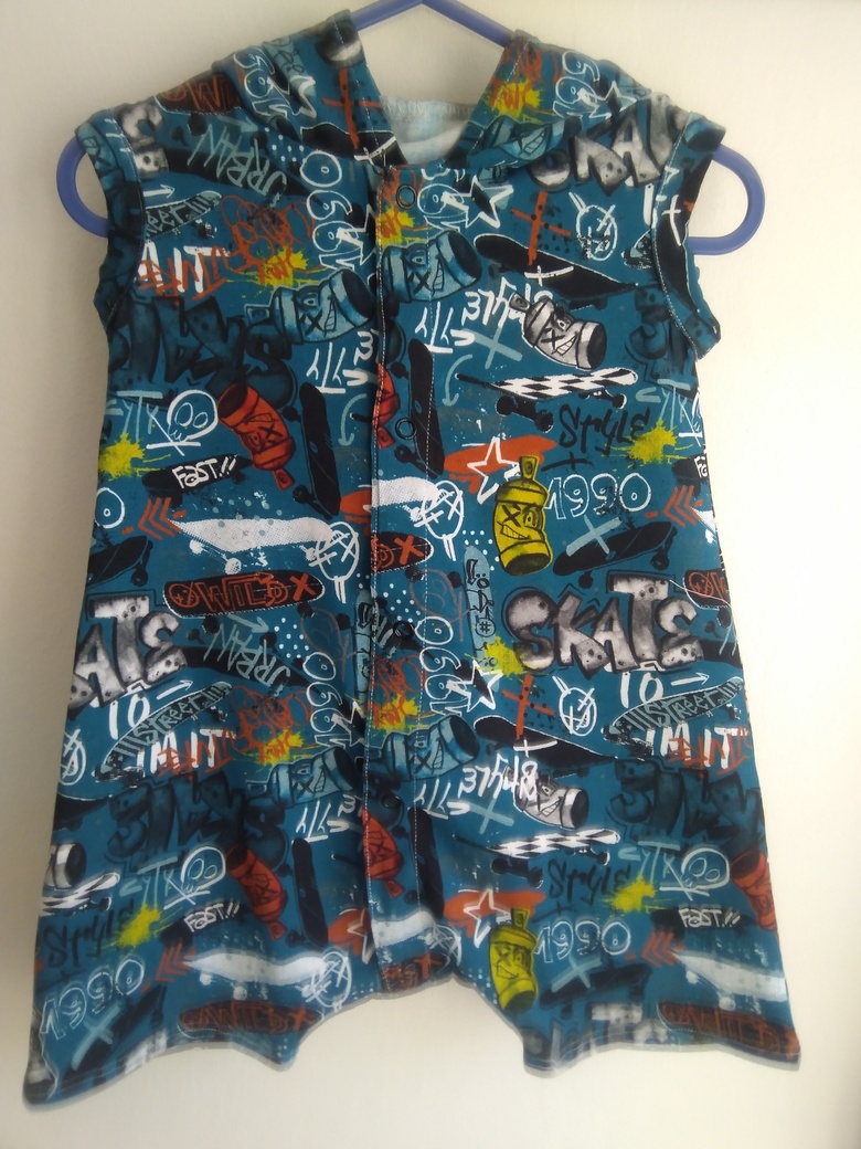 LOVELY HANDMADE GRAFFITI HOODED ROMPER AGE  3-6 MONTHS-HANDMADE,BOYS,UNISEX,GRAFFITTI,HOODED,ROMPER,CHEAP,BOYS FASHION,BOYS CLOTHING,BOYS CLOTHES,BABIES CLOTHING,BABIES CLOTHES,BABIES FASHION, BABY CLOTHES,BABY CLOTHING,BABY FASHION