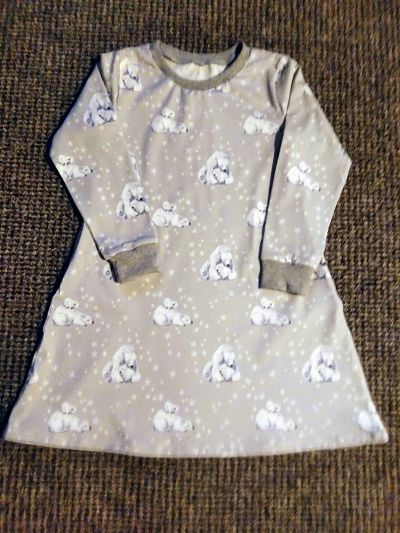 GIRLS HANDMADE CHRISTMAS POLAR BEAR DRESS AGE 6/7 YEARS-HANDMADE,GIRLS,CHRISTMAS,POLAR,BEAR,DRESS,CHEAP,67 YEARS