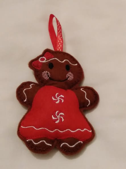 LOVELY FELT GINERBREAD GIRLS CHRISTMAS TREE ORNAMENT-CHRISTMAS TREE,ORNAMENT,GINGERBREAD,GIRL