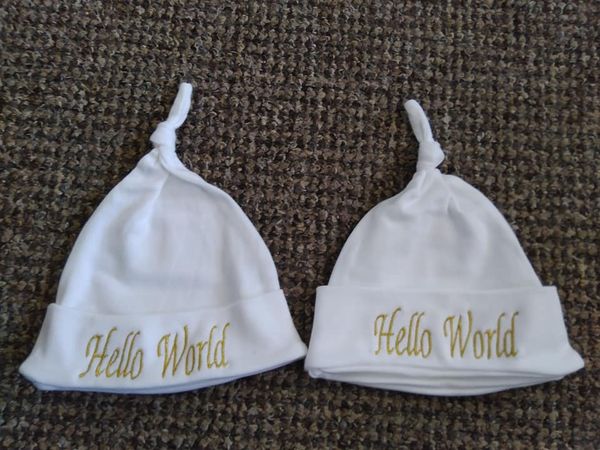 1 x MACHINE EMBROIDERED HELLO WORLD HAT -GOLD-GOLD,HELLOWORLD,HAT,BABIESHAT,CHEAP,NEWBORN,BOYS,GIRLS,UNISEX