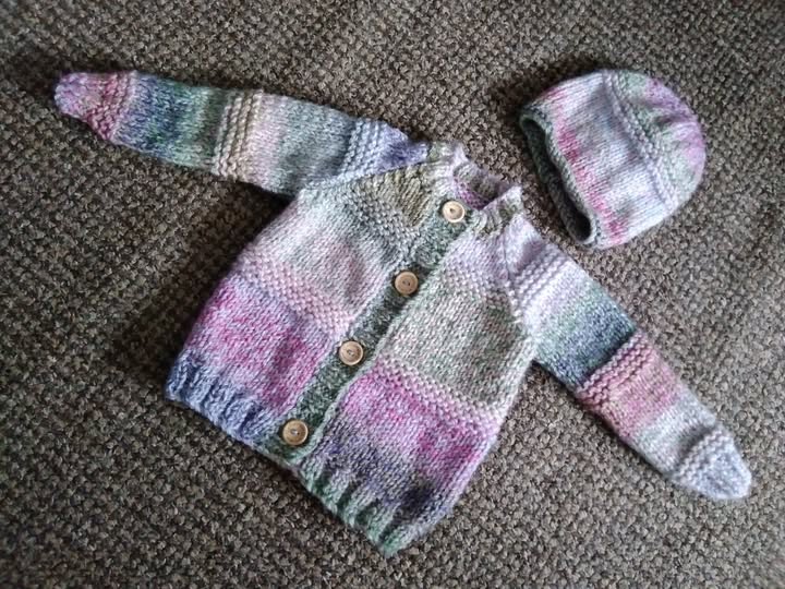 GIRLS MULTI COLOURED CHUNKY CARDIGAN AND HAT SET AGE 6/12 MONTHS-HANDKNITTEDGIRLSBABYMULTICOLOUREDCHUNKYCARDIGANANDHATSETCARDIGANHAT612MONTHS