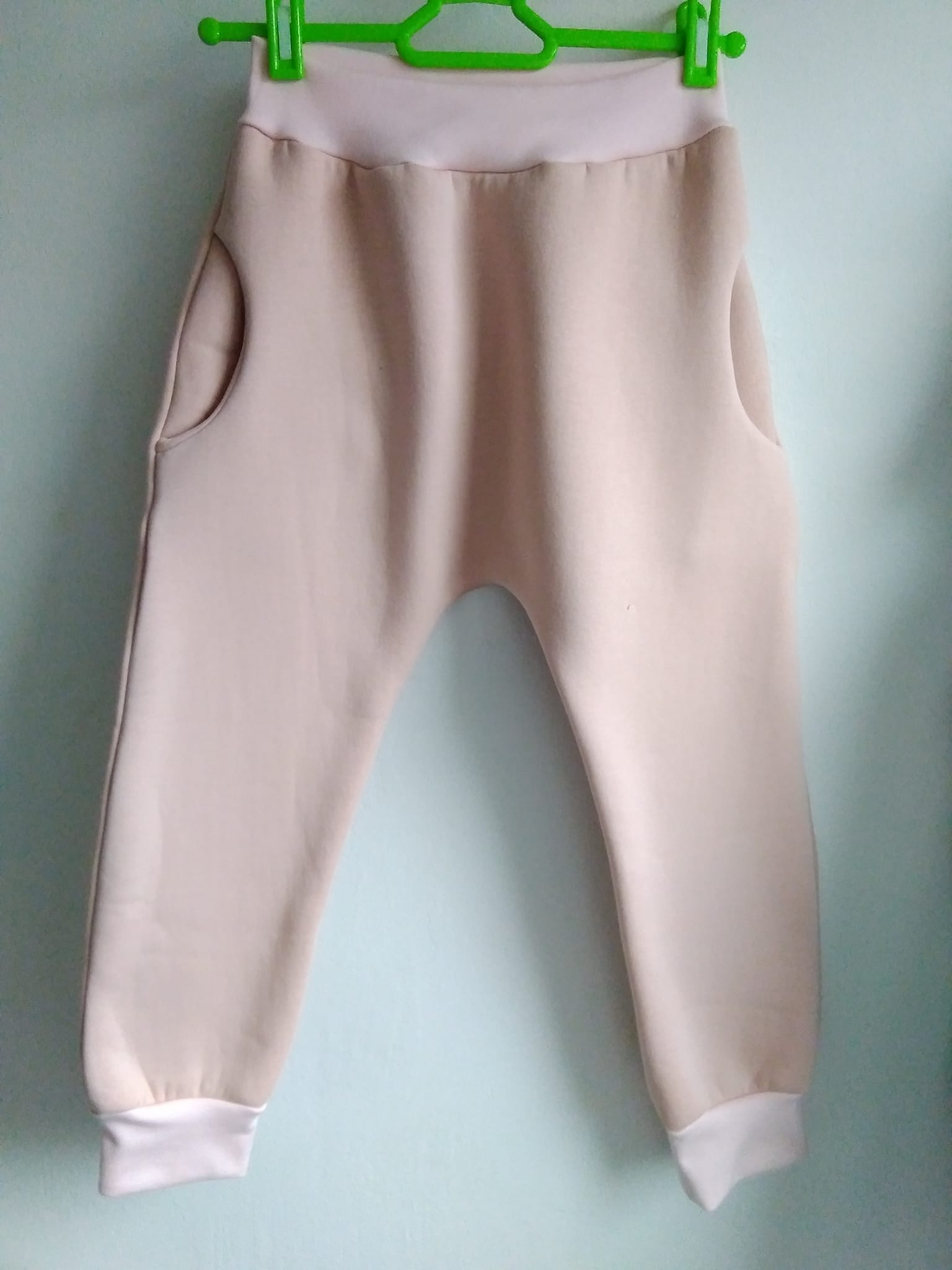 LOVELY GIRLS HANDMADE PINK HAREM JOGGING BOTTOMS AGE 4/5 YEARS-HANDMADE,HAREM,BOTTOMS,CHEAP,GIRLS,PINK,TRACKSUITBOTTOMS,JOGGERS,AGE45YEARS