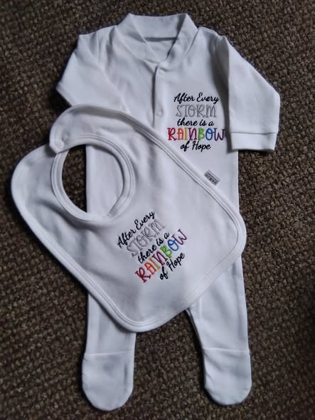 BEAUTIFUL MACHINE EMBROIDERED RAINBOW BABY BABYGRO AND BIB SET 0-3 MONTHS-RAINBOW BABY,BABYGRO AND BIB SET,CHEAP,0-3MONTHS
