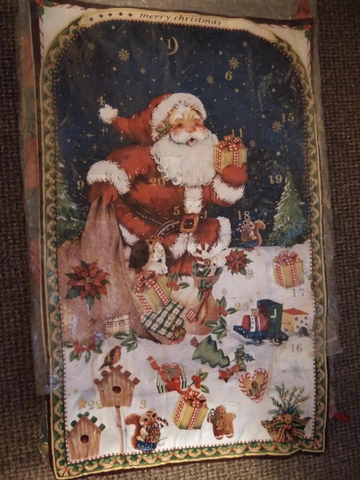 LOVELY HANDMADE LARGE SANTA ADVENT CALENDAR-CHRISTMASHEIRLOOMCHILDRENADVENTCALENDARCHEAPFABRICCALENDARSANTA