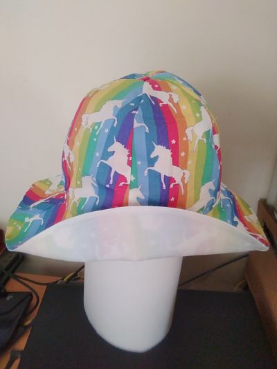 LOVELY GIRLS HANDMADE RAINBOW/UNICORN BUCKET HAT 5/6 YEARS-HANDMADE GIRLS RAINBOW UNICORN BUCKETHAT HAT 56YEARS CHEAP SUNHAT