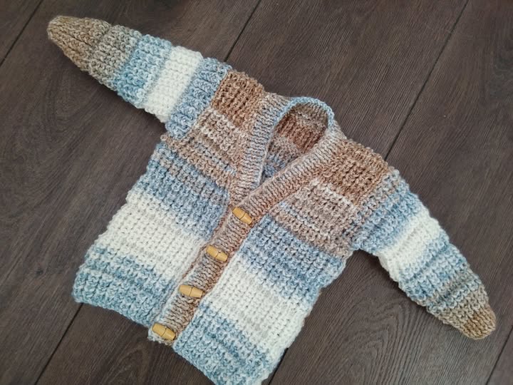 LOVELY HAND KNITTED BOYS V-NECK CARDIGAN 0-3 MONTHS-HAND KNITTED,BABY,BOYS,V-NECK,CARDIGAN,CHEAP,0-3 MONTHS