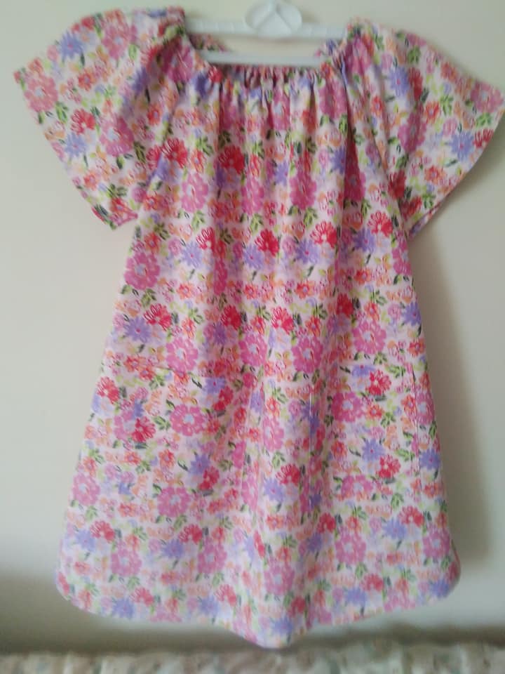 LOVELY GIRLS PINK FLOWER POCKET DRESS AGE 4/5 YEARS-HANDMADE,GIRLS,POCKET DRESS,CHEAP,GIRLS FASHION,GIRLS CLOTHES,GIRLS CLOTHING,SUMMER DRESS,AGE 45 YEARS