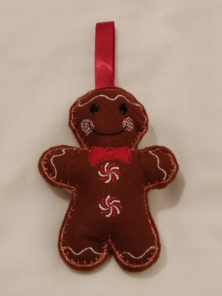 LOVELY FELT GINGERBREAD BOY CHRISTMAS TREE ORNAMENT-GINGERBREAD BOY,CHRISTMAS TREE,ORNAMENT,CHEAP